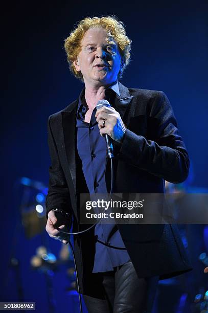 Mick Hucknall of Simply Red performs on stage at The O2 Arena on December 17, 2015 in London, England.