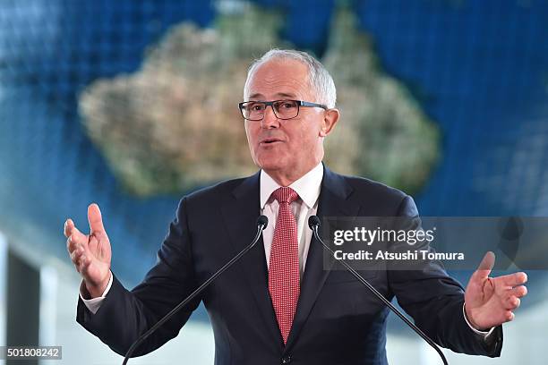 Australian Prime Minister Malcolm Turnbull delivers a speech at the National Museum of Emerging Science and Innovation on December 18, 2015 in Tokyo,...