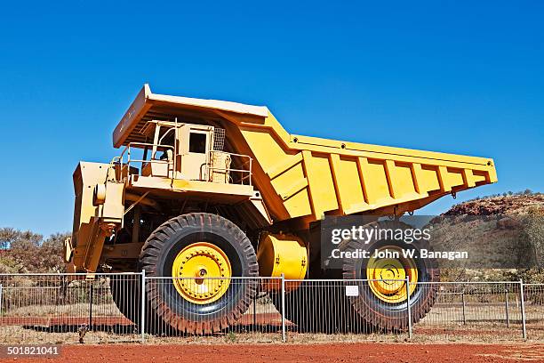 dumper truck on display, tom price, w.a. - banagan dumper truck stock pictures, royalty-free photos & images