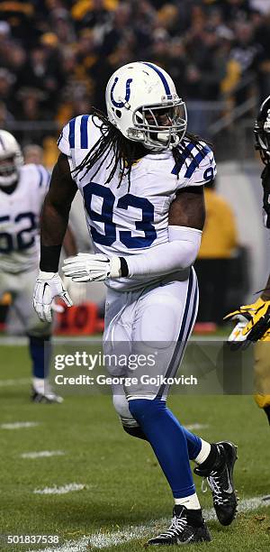 Linebacker Erik Walden of the Indianapolis Colts pursues the play during a game against the Pittsburgh Steelers at Heinz Field on December 6, 2015 in...