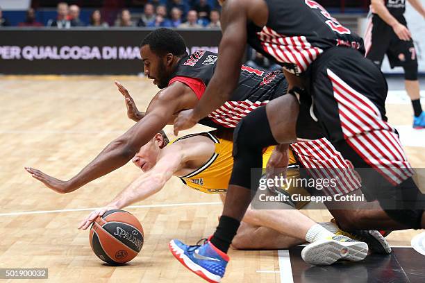 Will Daniels, #6 of Limoges CSP competes with Jamel McLean, #1 of EA7 Emporio Armani Milan during the Turkish Airlines Euroleague Basketball Regular...