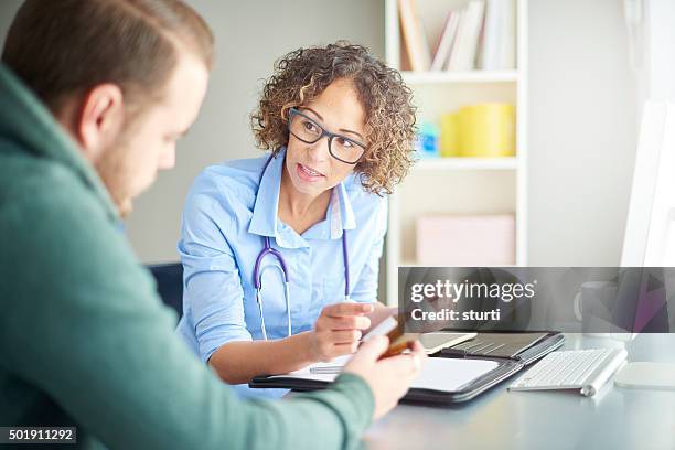 female gp precription advice - allmänläkare bildbanksfoton och bilder