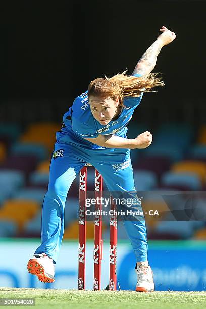 Sarah Coyte of the Strikers bowls during the Women's Big Bash League match between the Brisbane Heat and the Adelaide Strikers at The Gabba on...