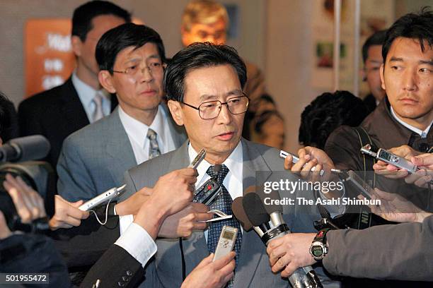 Chinese diplomat Wu Dawei speaks after his meeting with North Korean deputy foregin minister Kim Kye-Gwan on April 10, 2006 in Tokyo, Japan.