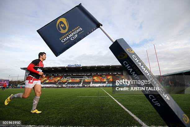 Oyonnax players warm up ahead of the European Rugby Champions Cup rugby union match between Saracens and Oyonnax at Allianz park in north London on...