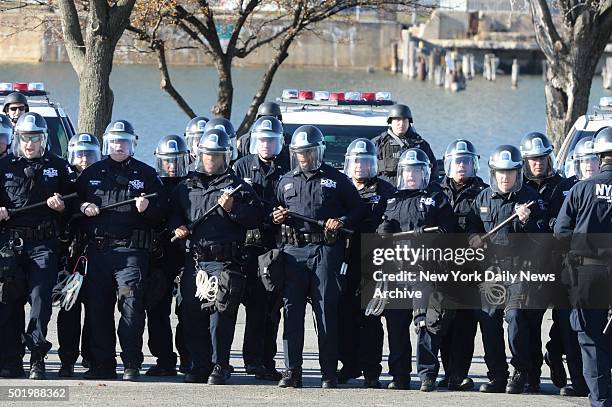 Srg Riot Control Nypd Strategic Response Group Photos et images de collection - Getty Images