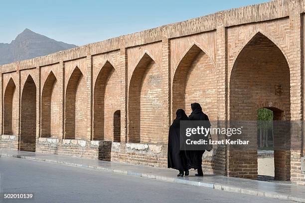 si-o seh bridge esfahan iran - iran street stock pictures, royalty-free photos & images