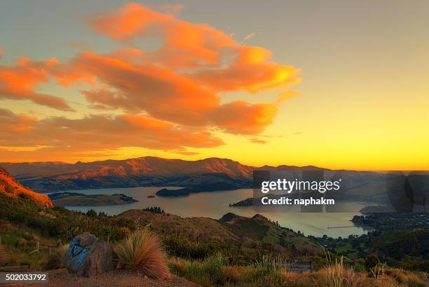 sunset at port hills observation point christchurch - christchurch nieuw zeeland stockfoto's en -beelden