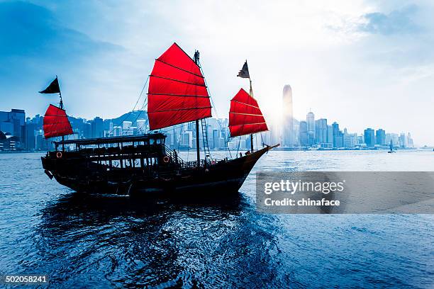 junkboat  of hong kong - junk ship stock pictures, royalty-free photos & images