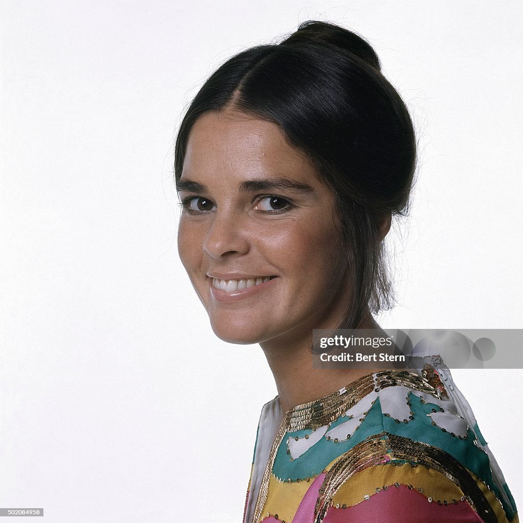 Head And Shoulder Shot Of Actress Ali MacGraw In A Long Bright head-and-shoulder-shot-of-actress-ali-macgraw-in-a-long-bright