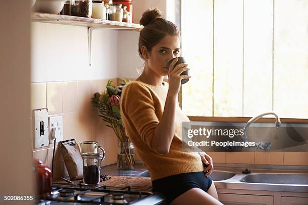 café extrêmes matin pensées - culotte photos et images de collection