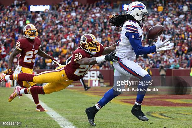 Wide receiver Sammy Watkins of the Buffalo Bills makes a catch in front of cornerback Bashaud Breeland of the Washington Redskins for a third quarter...