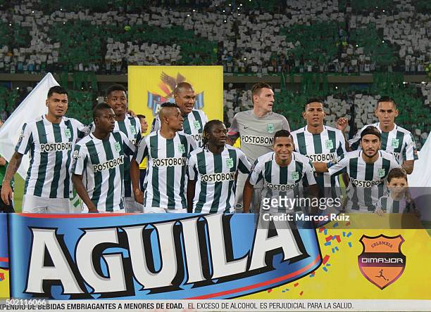 Players of Atletico Nacional pose for a team photo prior to a second leg final match between Atletico Nacional and Atletico Junior as part of Liga...