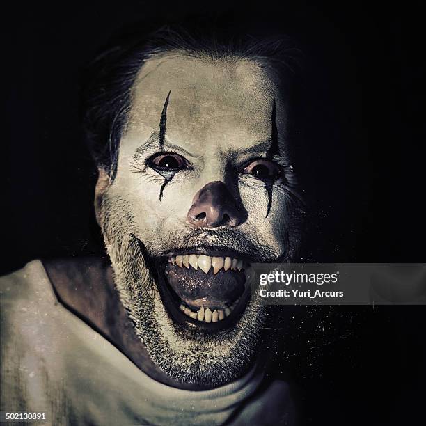 halloween resalta la locura en que - scary clown makeup fotografías e imágenes de stock