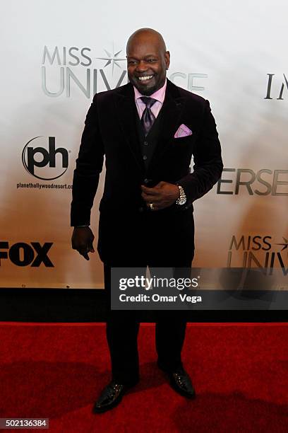 Emmitt Smith poses for pictures during the The 64th Annual Miss Universe Pageant Arrivals at The Axis, Planet Hollywood Resort & Casino on December...