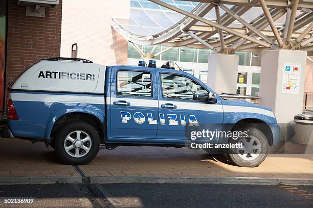 italian bomb squad car - bomb squad stockfoto's en -beelden