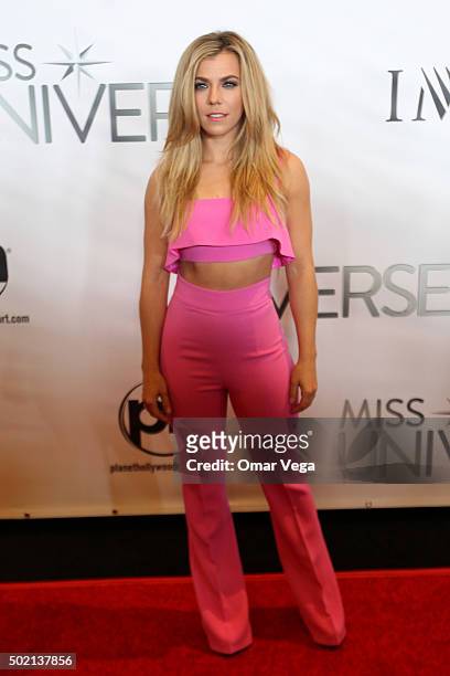 Kimberly Perry of The Band Perry poses for pictures during the The 64th Annual Miss Universe Pageant Arrivals at The Axis, Planet Hollywood Resort &...