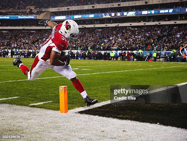 David Johnson of the Arizona Cardinals scores a touchdown in the second quarter against the Philadelphia Eagles at Lincoln Financial Field on...