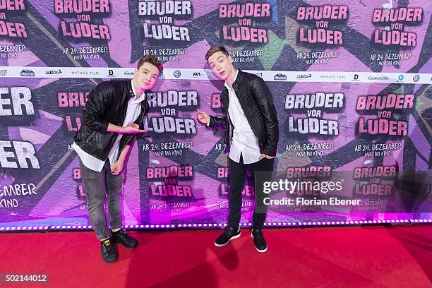 Roman and Heiko Lochmann alias 'DieLochis' attend the premiere for the film 'Bruder vor Luder' at Cinedom on December 20, 2015 in Cologne, Germany.