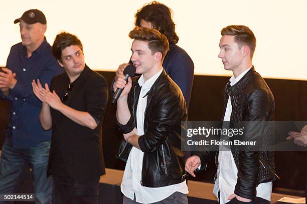 Roman and Heik Lochmann alias 'DieLochis' attend the premiere for the film 'Bruder vor Luder' at Cinedom on December 20, 2015 in Cologne, Germany.