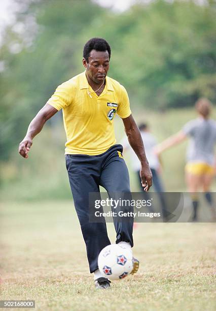 Pele of New York Cosmos in action during a training session circa 1977.