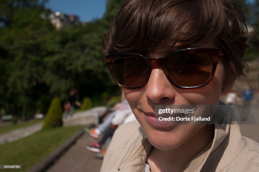 Woman with sunglasses