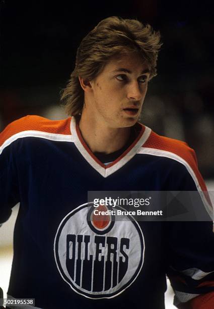 Wayne Gretzky of the Edmonton Oilers skates on the ice before an NHL game against the New York Islanders on March 3, 1981 at the Nassau Coliseum in...