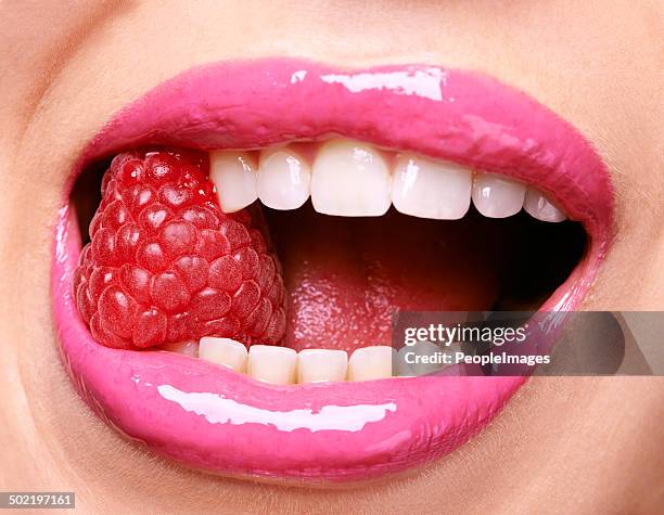 ravishing raspberries - pink lips fotografías e imágenes de stock