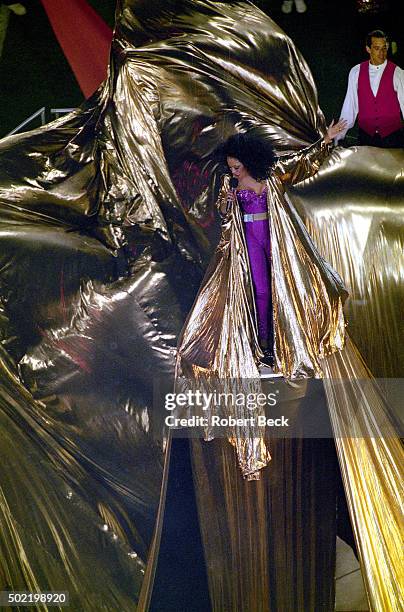 Super Bowl XXX: Singer Diana Ross performing during halftime show at Sun Devil Stadium. Tempe, AZ 1/28/1996 CREDIT: Robert Beck