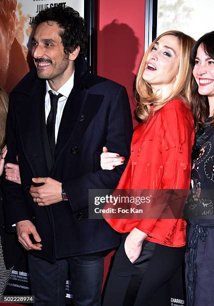 Actors Vincent Elbaz, Julie Gayet and Anne Charrie attend 'Je Compte Sur Vous' Premiere at Publicis Cinema on December 21, 2015 in Paris, France.