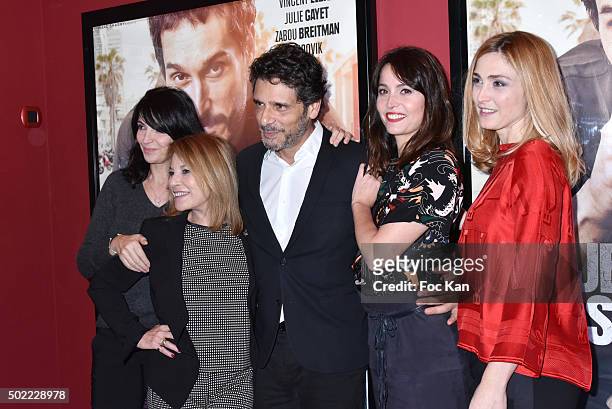 Actresses Zabou Breitman, Nicole Calfan, director Pascal Elbe, Anne Charrier and Julie Gayet attend 'Je Compte Sur Vous' Premiere at Publicis Cinema...