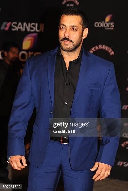 Indian Bollywood actor Salman Khan poses during the Stardust Awards 2015 ceremony in Mumbai on December 21, 2015. AFP PHOTO / AFP / STR