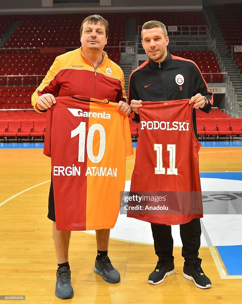 Podolski visits Galatasaray Odeabank Men's Basketball Team