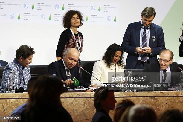 Laurent Fabius the french Minister of Foreigns affairs during the Cop21 the climate conference in Paris Le Bourget on December 12, 2015. 19h26 an...