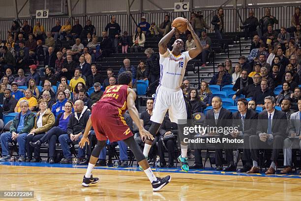 Ronnie Brewer of the Santa Cruz Warriors shoots the ball against the Canton Charge during an NBA D-League game on December 15, 2015 at the Kaiser...