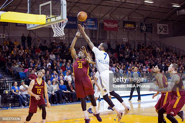 Elliot Williams of the Santa Cruz Warriors drives to the basket against the Canton Charge during an NBA D-League game on December 15, 2015 at the...