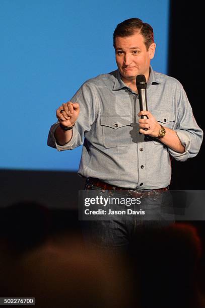 Republican presidential candidate Sen. Ted Cruz speaks during his Country Christmas Tour at Rocketown on December 22, 2015 in Nashville, Tennessee....