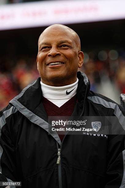 Ronnie Lott stands on the sideline prior to the game between the San Francisco 49ers and the Cincinnati Bengals at Levi Stadium on December 20, 2015...