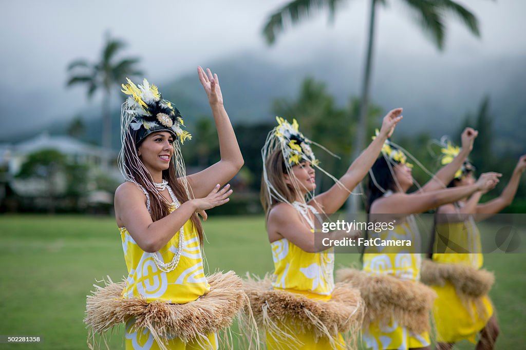 Tanzen im Freien für ein Luau