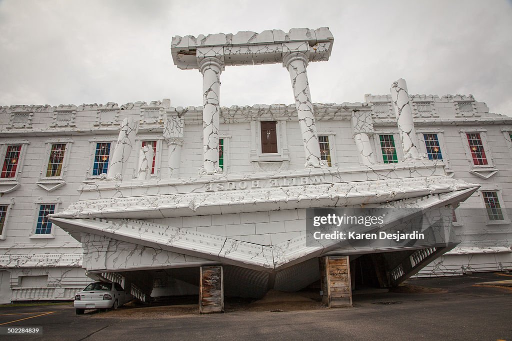 An upside down White House located in Wisconsin Dells, Wisconsin . It