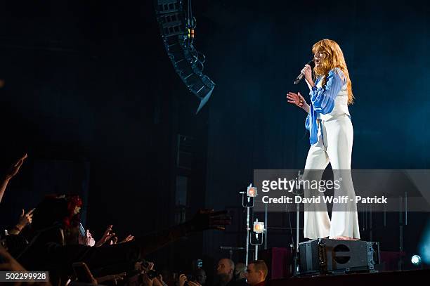 Florence Welch from Florence and the Machine performs at Zenith de Paris on December 22, 2015 in Paris, France.