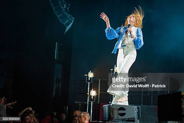 Florence Welch from Florence and the Machine performs at Zenith de Paris on December 22, 2015 in Paris, France.