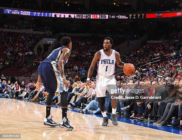 Tony Wroten of the Philadelphia 76ers dribbles the ball against the Memphis Grizzlies at Wells Fargo Center on December 22, 2015 in Philadelphia,...