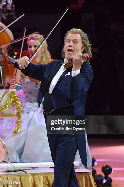 Andre Rieu England 2,667 Andre Rieu Photos & High Res Pictures - Getty Images