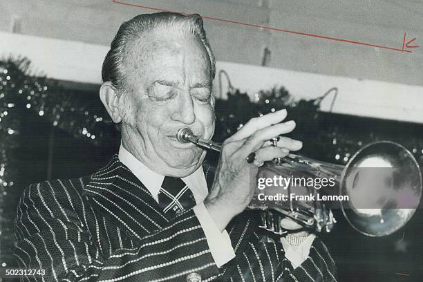 American Rasky 49 Frank Rasky Photos & High Res Pictures - Getty Images