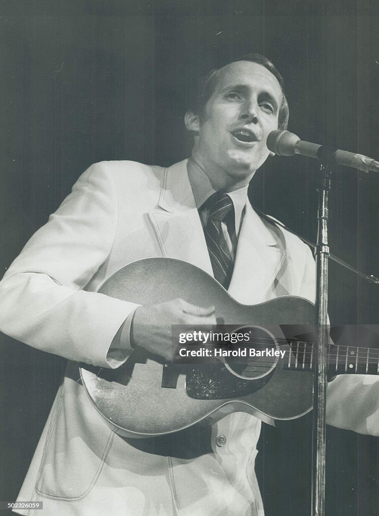 George Hamilton Country Singer George Hamilton IV News Photo - Getty Images