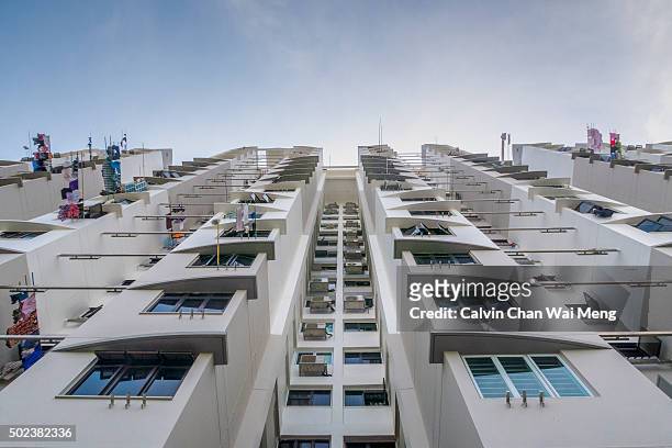 singapore public housing - bottom up perspective - singapore school stock-fotos und bilder