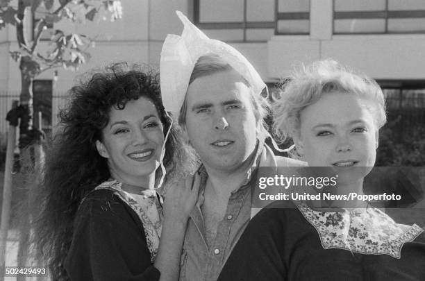 English actor Timothy Spall pictured with Gusta Gerritsen and Sylvia Millecam promoting the film Dutch Girls in London on 11th November 1985.