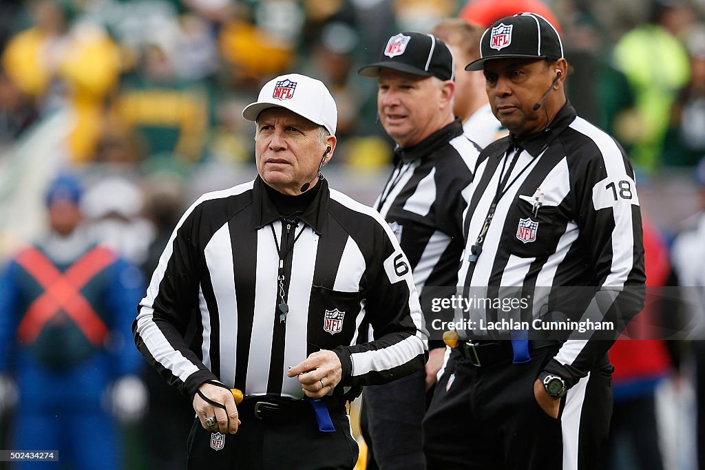 Green Bay Packers v Oakland Raiders