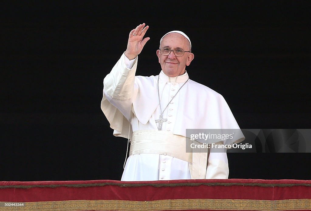 Pope Francis Delivers His Urbi Et Orbi Blessing